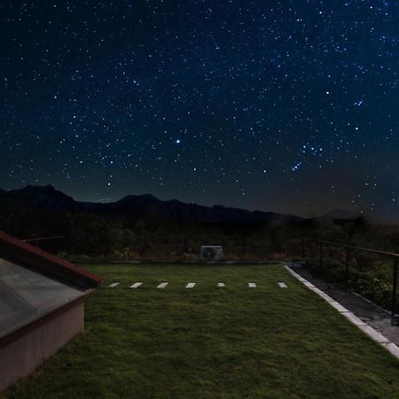 Villa Ambara Sumberkima Banyuwedang Eksteriør bilde